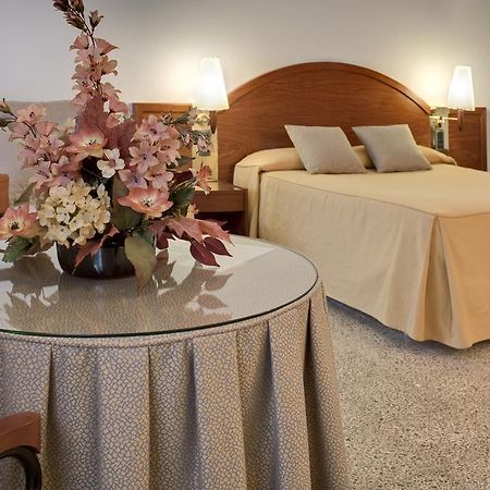 Hotel Gaudi Reus Luaran gambar