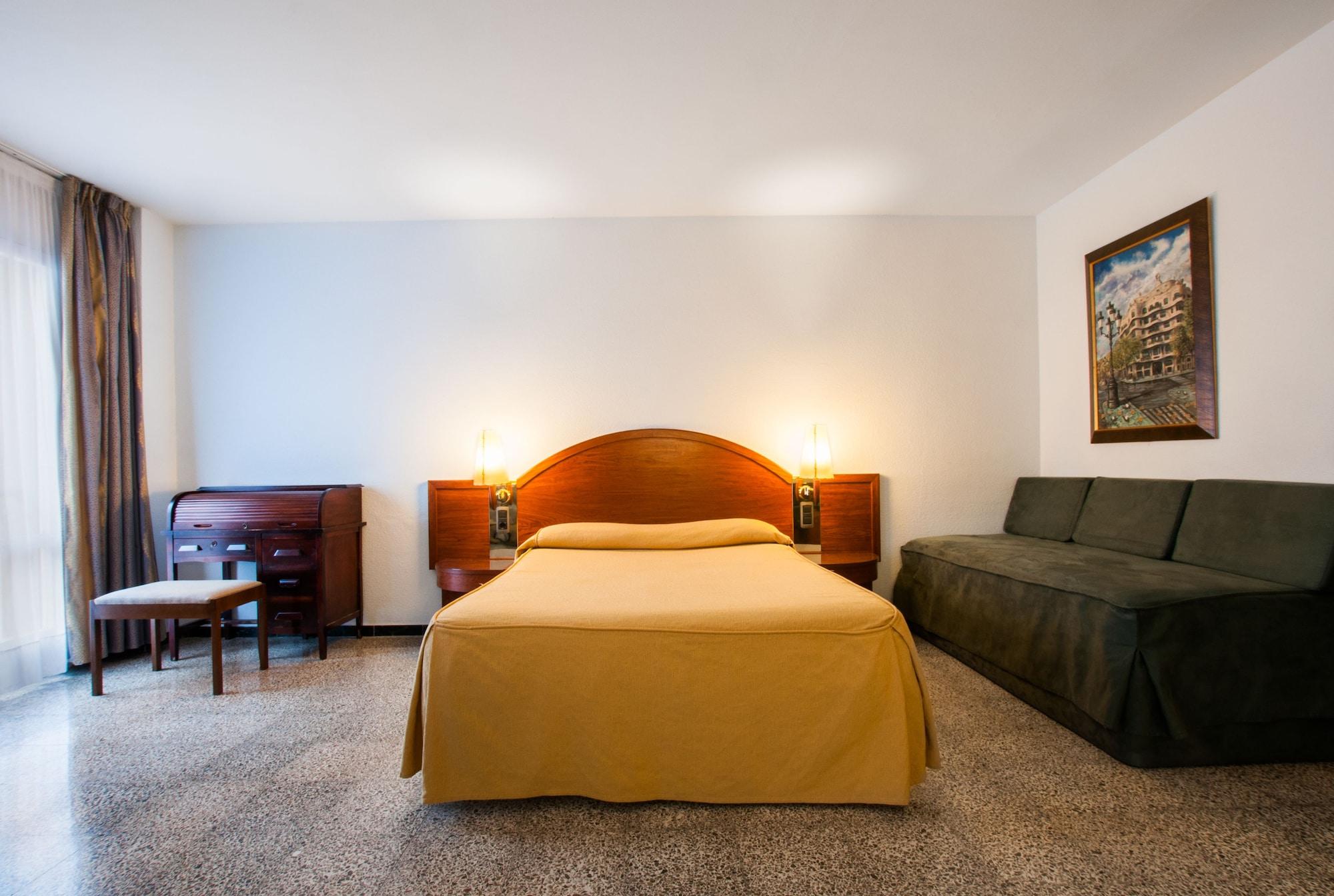 Hotel Gaudi Reus Luaran gambar