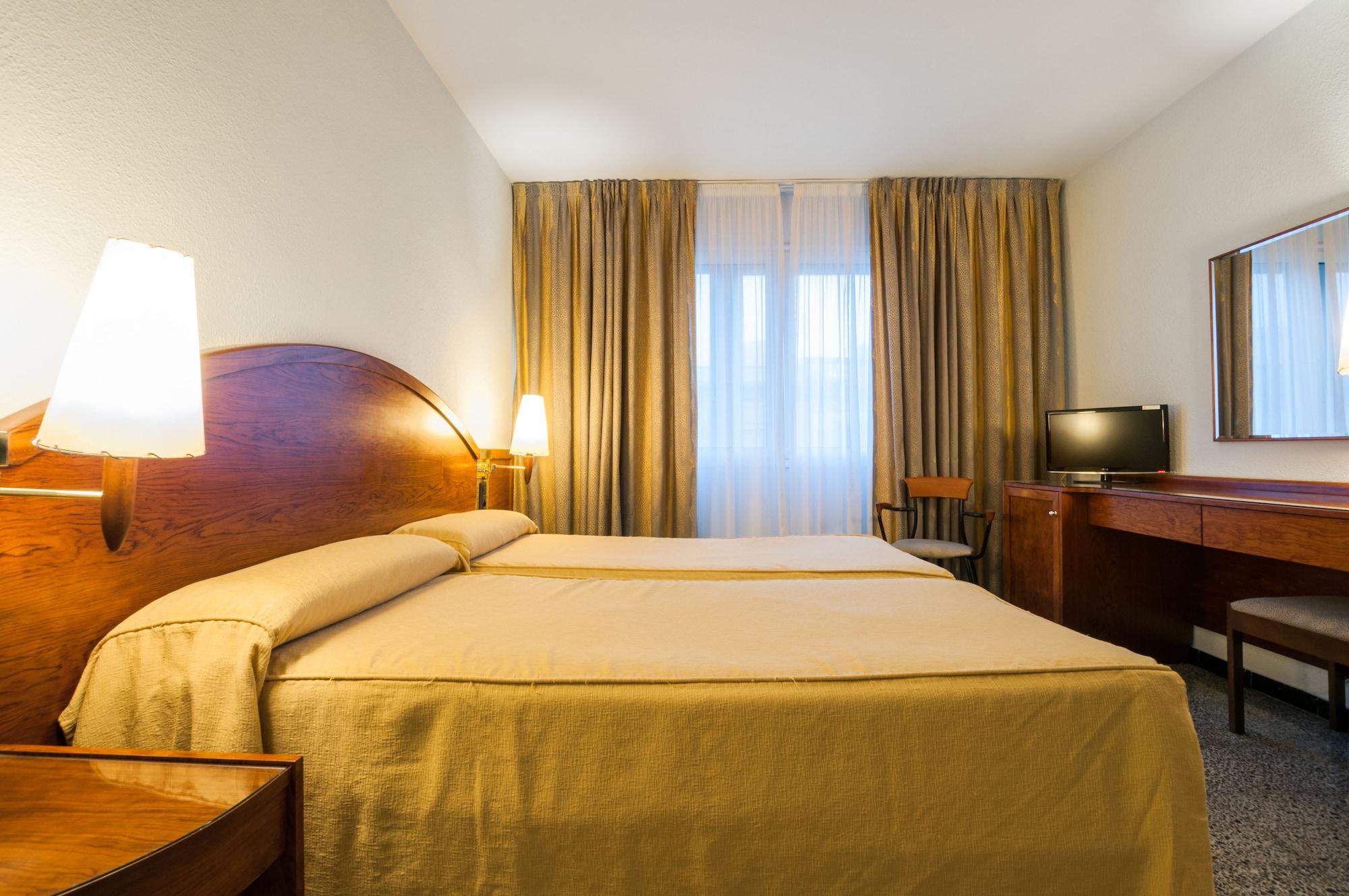 Hotel Gaudi Reus Luaran gambar