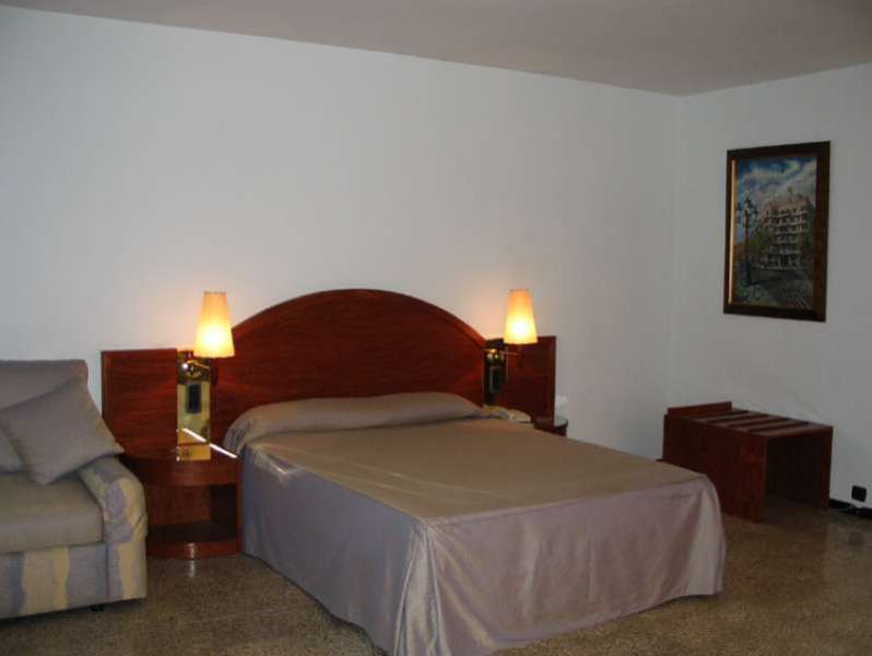 Hotel Gaudi Reus Bilik gambar