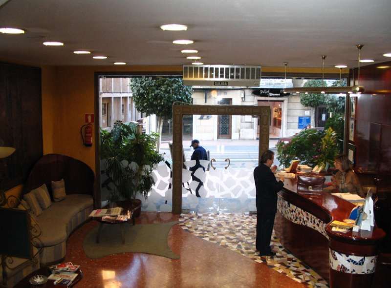 Hotel Gaudi Reus Luaran gambar