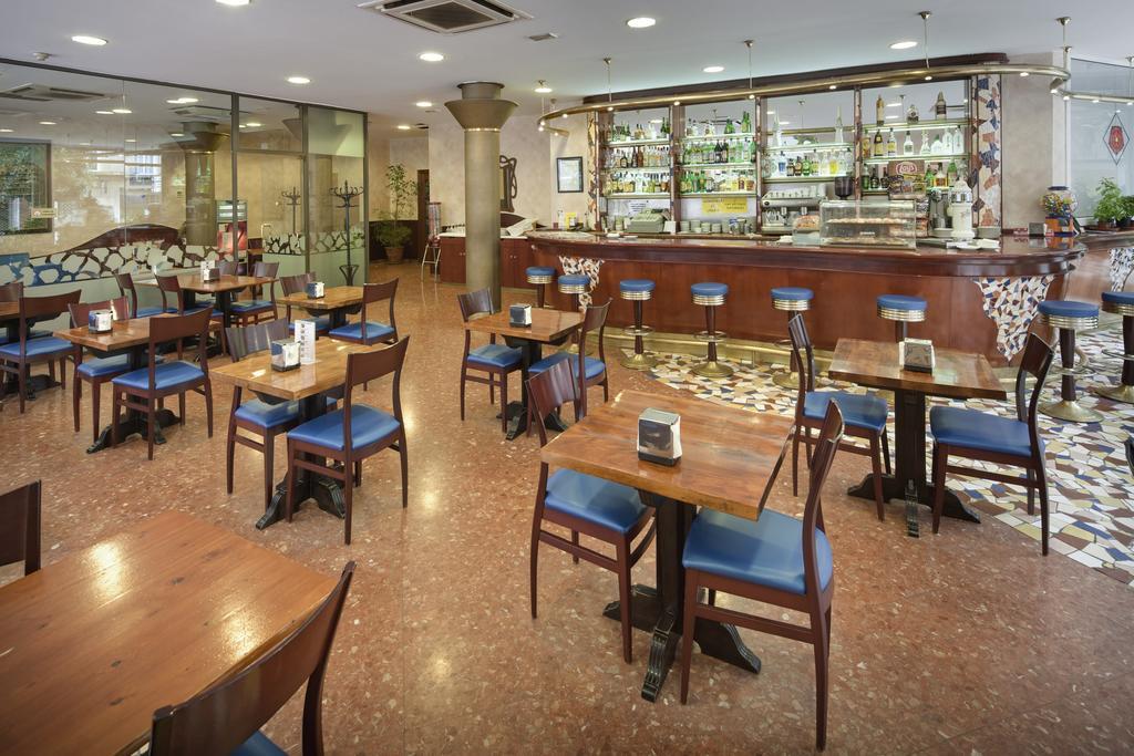 Hotel Gaudi Reus Luaran gambar