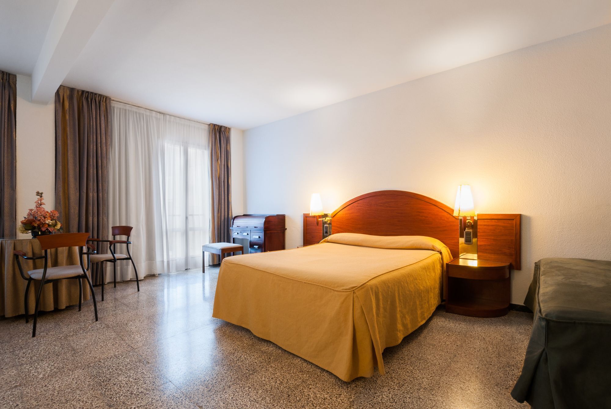 Hotel Gaudi Reus Luaran gambar