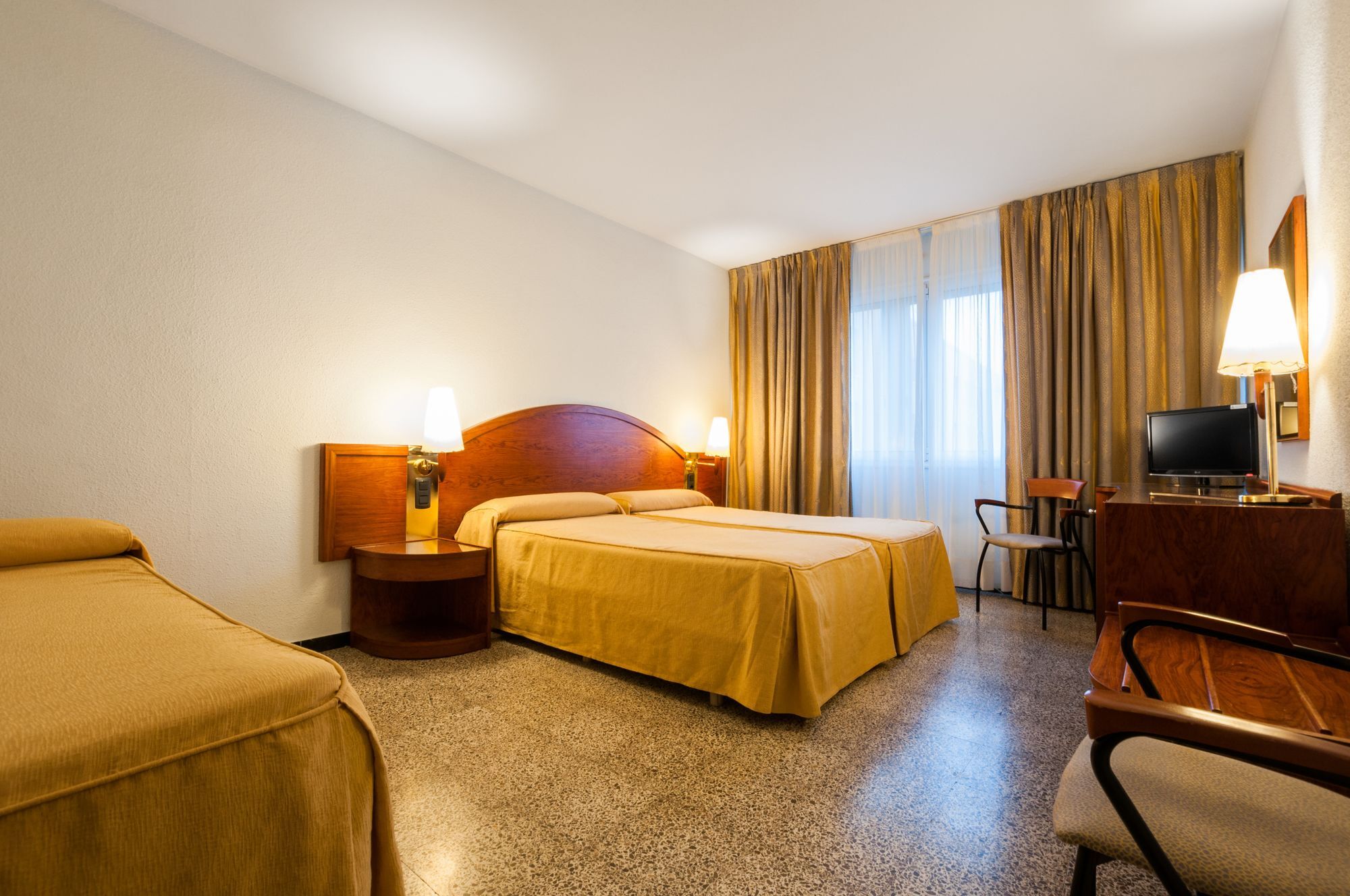 Hotel Gaudi Reus Luaran gambar